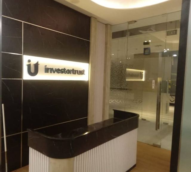Investor Trust Office — Bakrie Tower — custom furniture & interior oleh Logica.Space