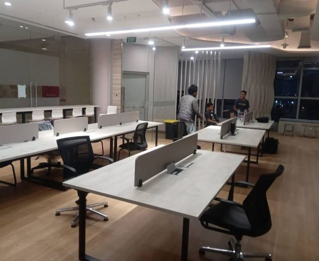 Investor Trust Office — Bakrie Tower — custom furniture & interior oleh Logica.Space