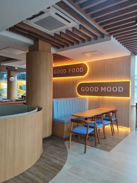 Kantin Kerry Cikarang (PT Kerry) — custom furniture & interior oleh Logica.Space