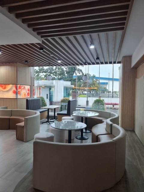 Kantin Kerry Cikarang (PT Kerry) — custom furniture & interior oleh Logica.Space